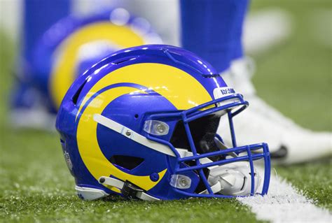NFL and Rams reach $790 million settlement in St. Louis  .